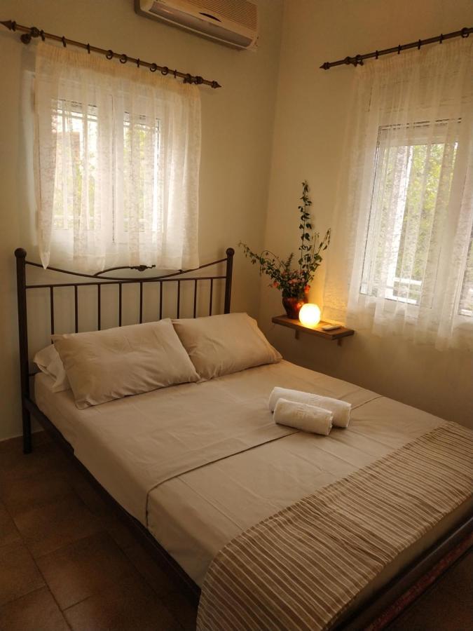 Leodi Place Kipséli Esterno foto