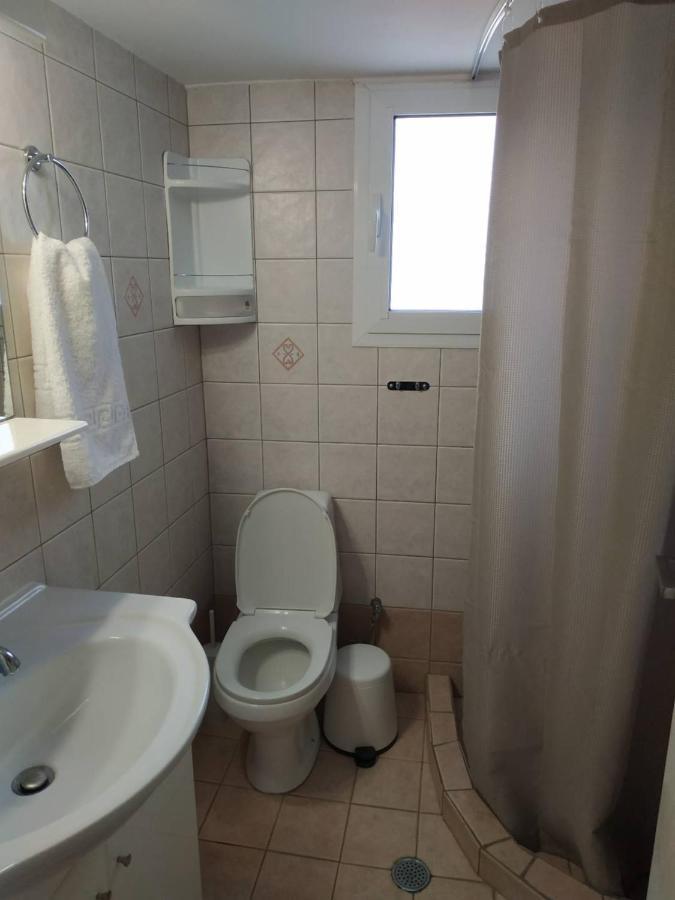 Leodi Place Kipséli Esterno foto